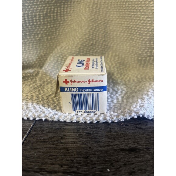 Vintage 1980 Johnson & Johnson 2” 3.5 Yards Kling Flexible Gauze. NOS - Picture 4 of 7